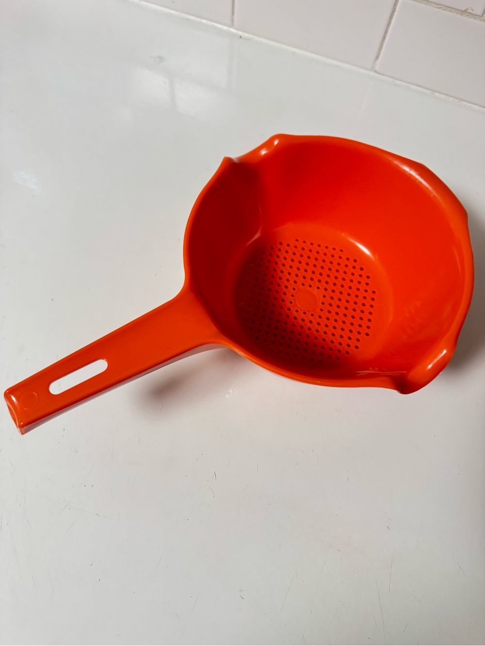 Vintage RUBBERMAID Orange Plastic Strainer with Handle